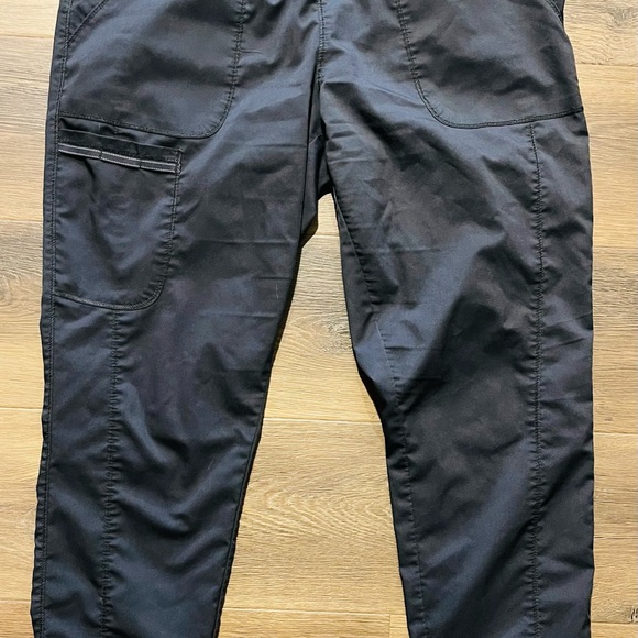 Cherokee Infinity Gray Scrub Set - Picture 6 of 10